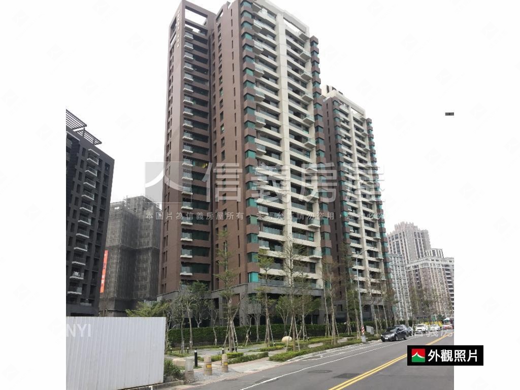專任全坤次頂樓景觀戶房屋室內格局與周邊環境