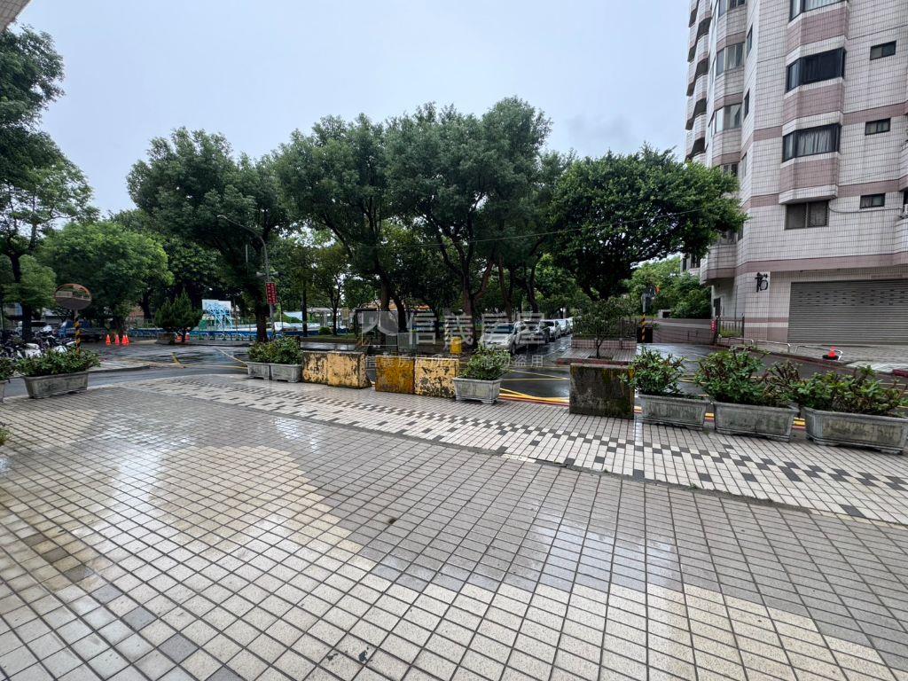 國泰新都邊間店面房屋室內格局與周邊環境