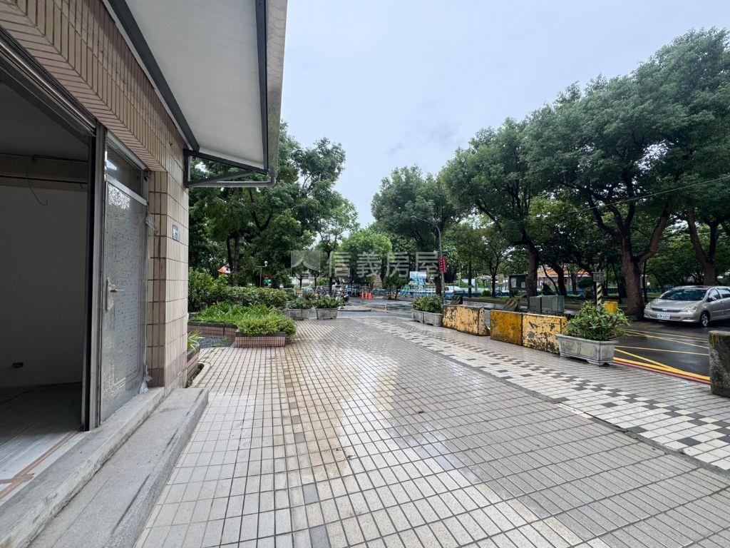 國泰新都邊間店面房屋室內格局與周邊環境