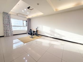 雙捷匯四房坡平車位