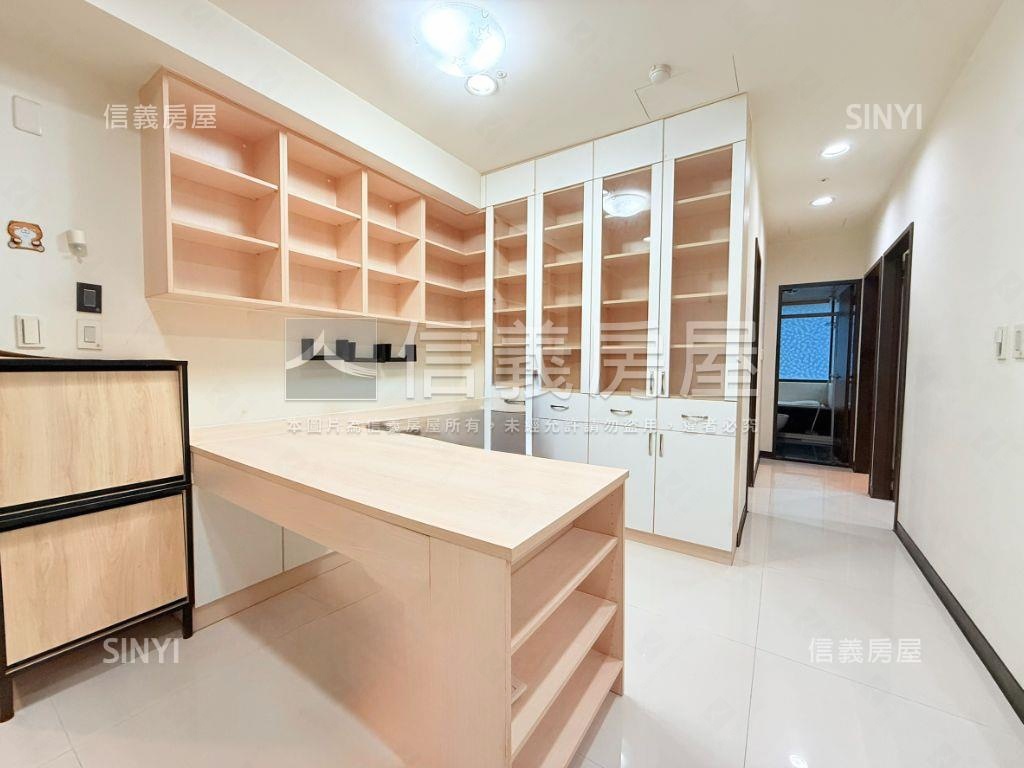 世紀凱悅成家二房平車房屋室內格局與周邊環境