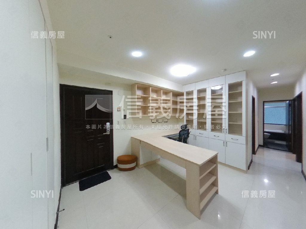 世紀凱悅成家二房平車房屋室內格局與周邊環境