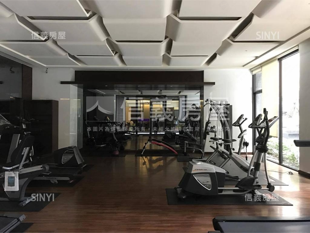 世紀凱悅成家二房平車房屋室內格局與周邊環境