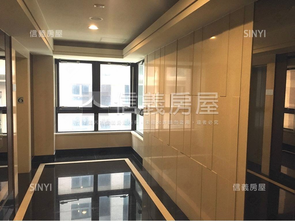 世紀凱悅成家二房平車房屋室內格局與周邊環境