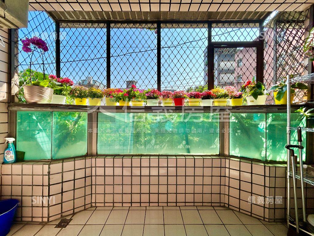 近板南線捷運三房房屋室內格局與周邊環境