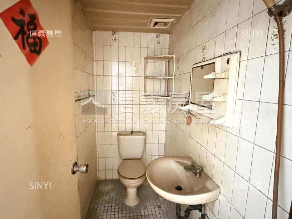 立農街黃金二樓房屋室內格局與周邊環境