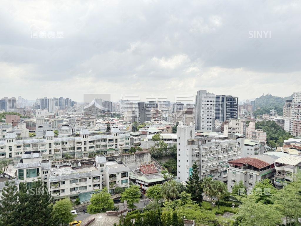 靜心ｘ景興＋景觀三房車位房屋室內格局與周邊環境