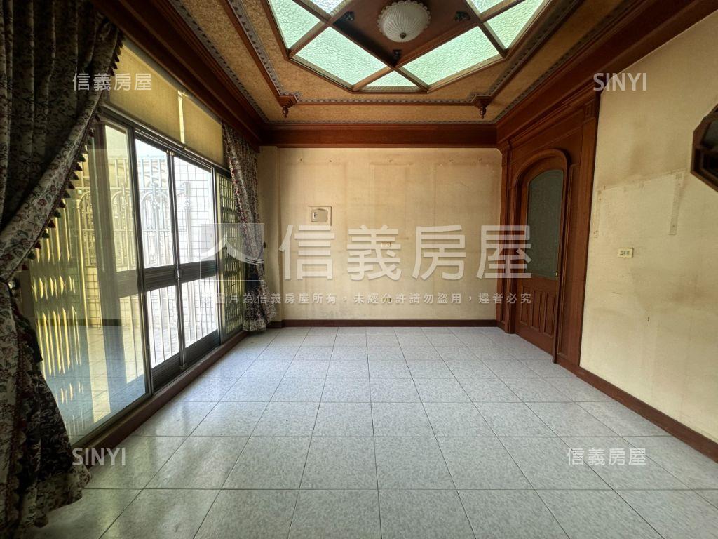 中西區臨２０米路店面透天房屋室內格局與周邊環境