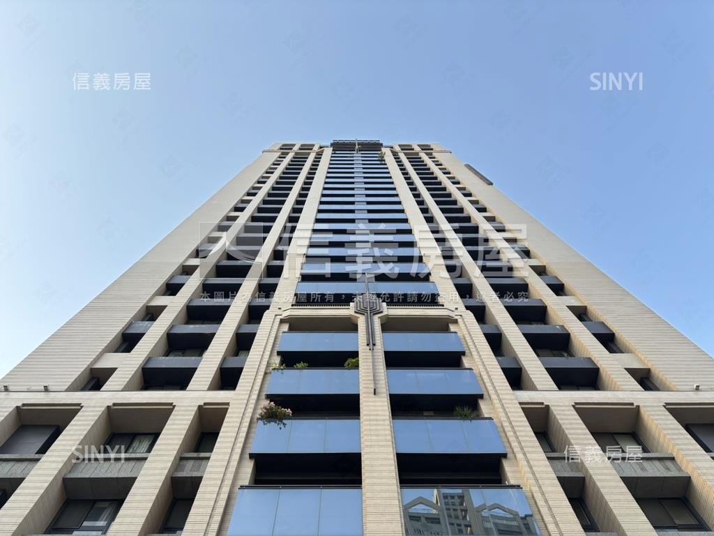 領袖特區高樓三房雙車位房屋室內格局與周邊環境