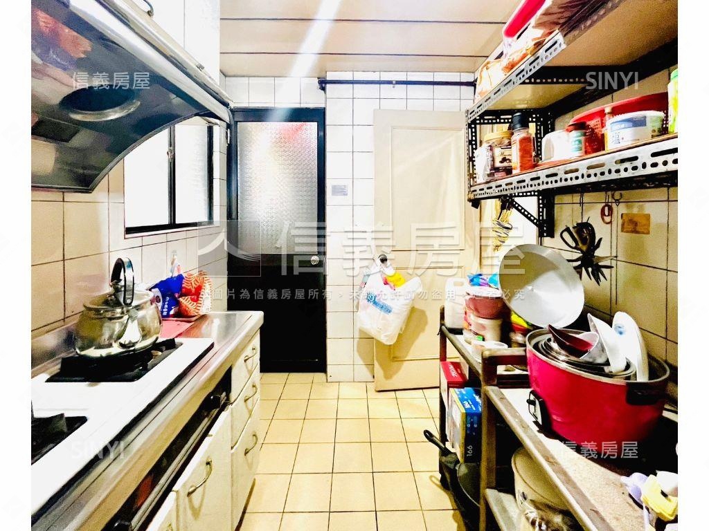 北醫公寓３房管理型社區房屋室內格局與周邊環境