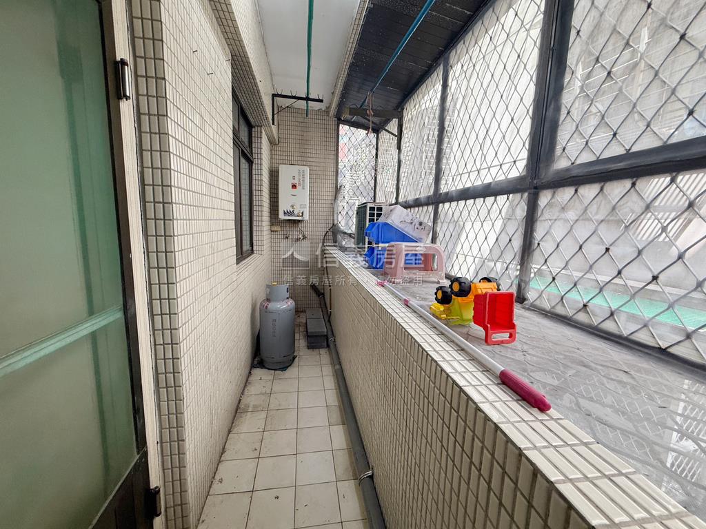 專任！總站三房坡平車位房屋室內格局與周邊環境