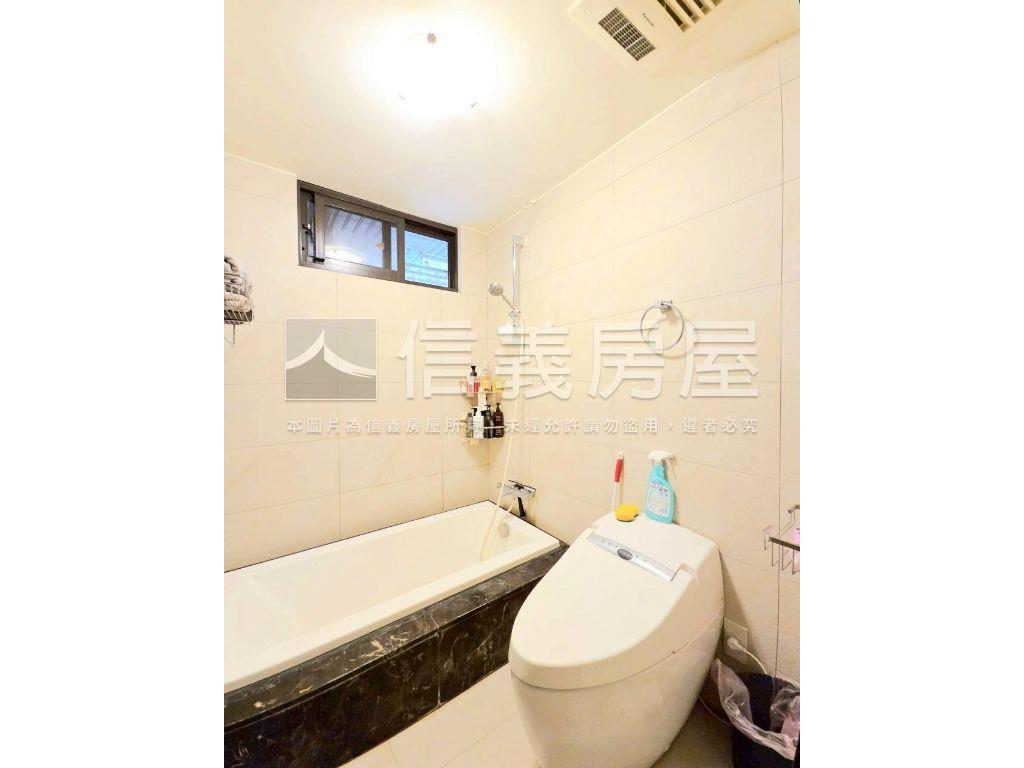 Ａ９家樂福⭐邊間正兩房房屋室內格局與周邊環境