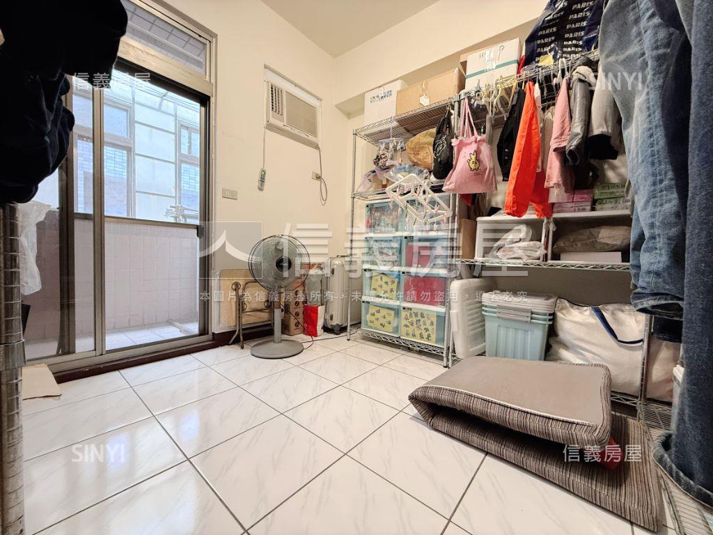Ａ８捷運邊間方正三房美寓房屋室內格局與周邊環境