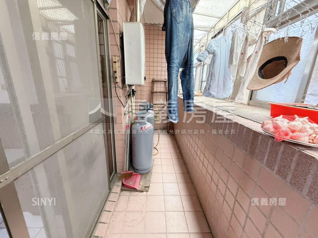 Ａ８捷運邊間方正三房美寓房屋室內格局與周邊環境
