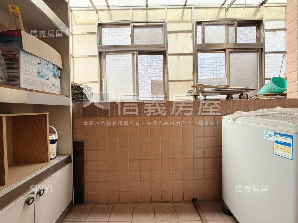 Ａ８捷運邊間方正三房美寓房屋室內格局與周邊環境