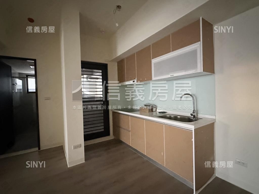 全新交屋艾美８兩房平車房屋室內格局與周邊環境