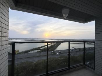 全新交屋艾美８兩房平車