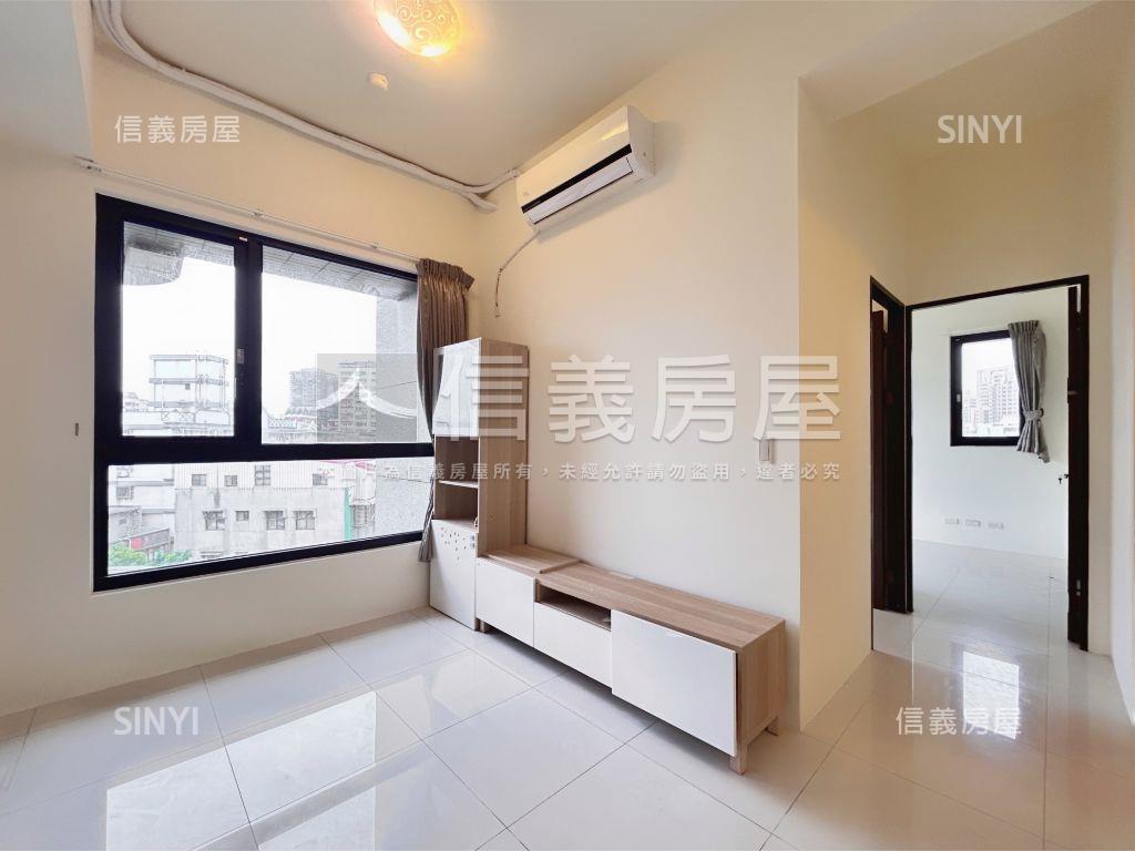 新泰然面公園２房車位房屋室內格局與周邊環境