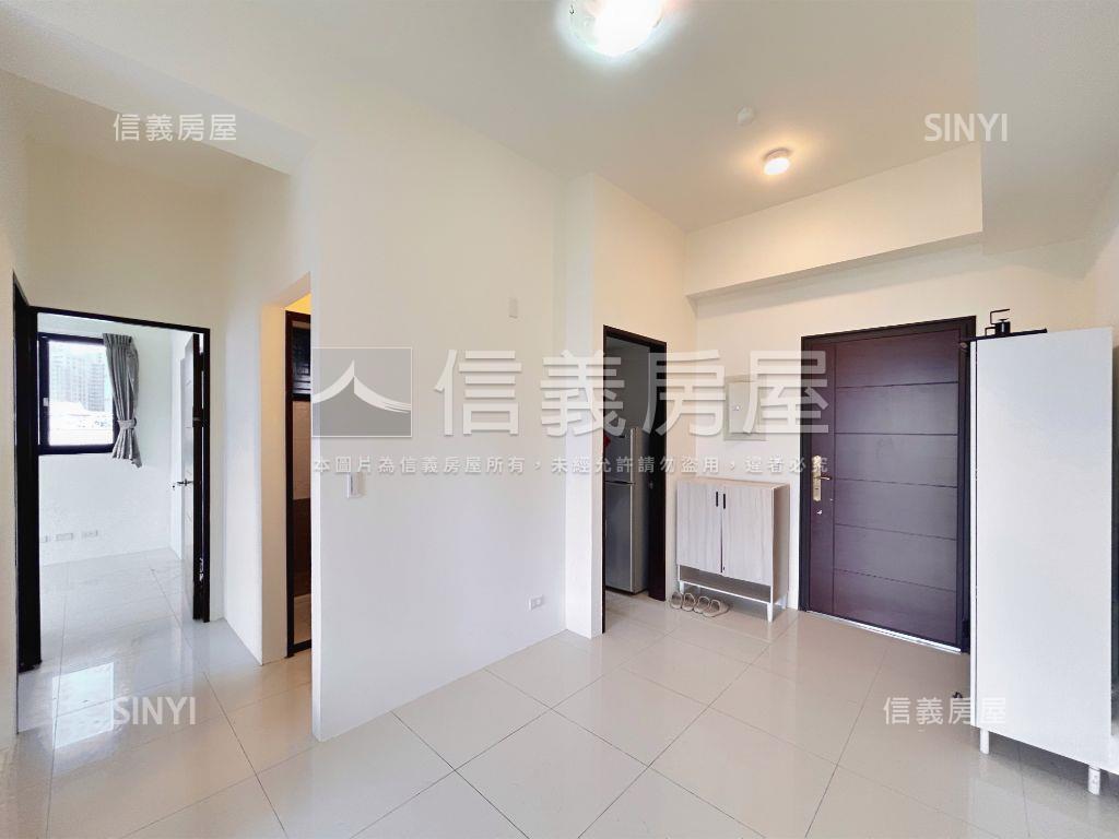 新泰然面公園２房車位房屋室內格局與周邊環境