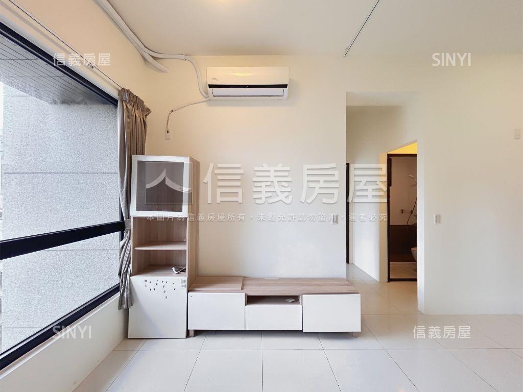 新泰然面公園２房車位房屋室內格局與周邊環境