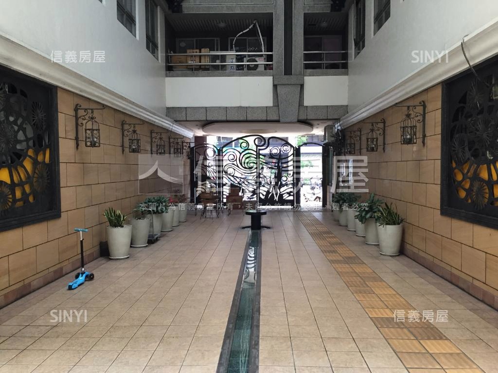 中原路潤泰台北富境車位房屋室內格局與周邊環境