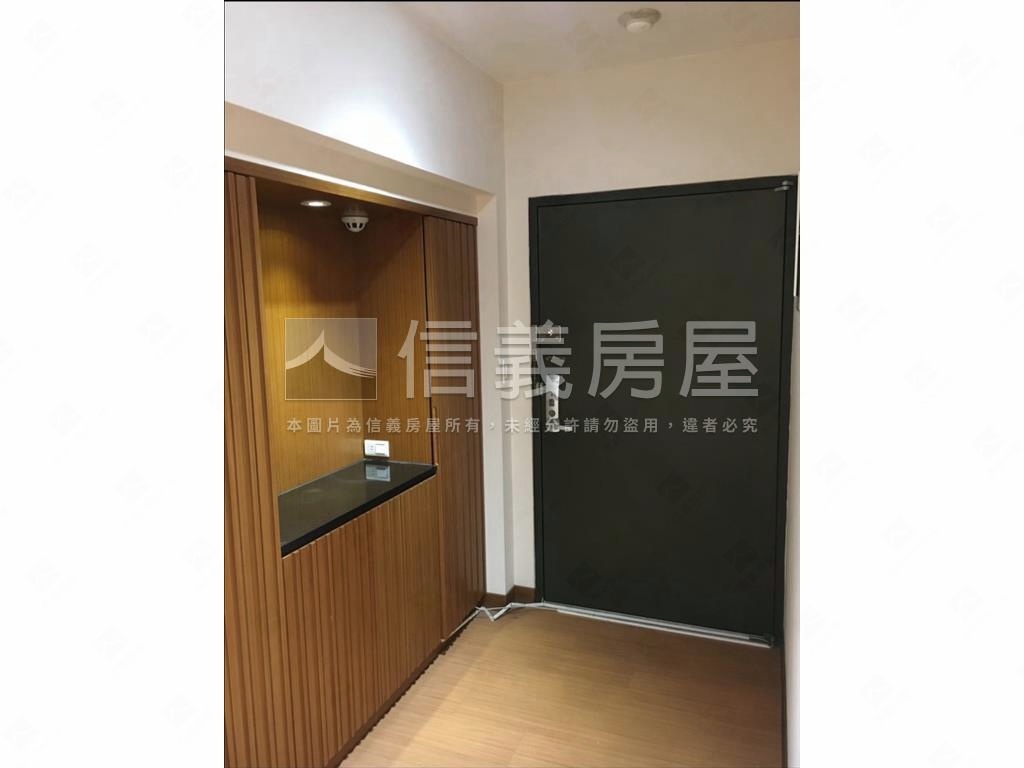 海揚面中庭３房有車位房屋室內格局與周邊環境