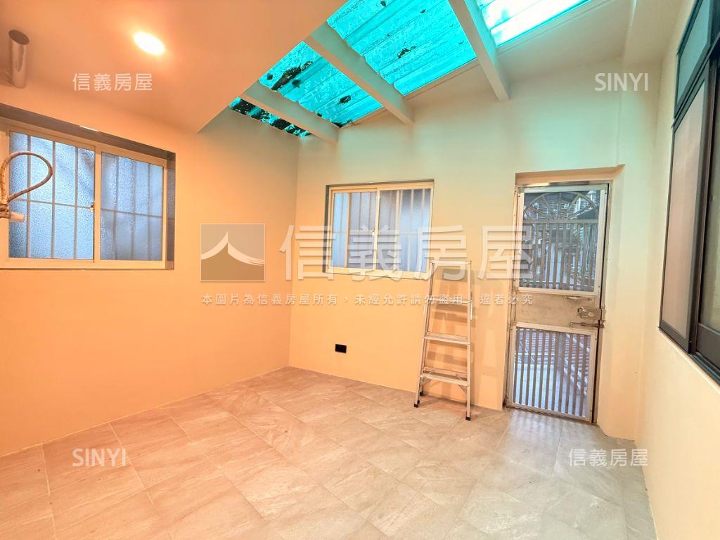 景安站對面公寓２樓房屋室內格局與周邊環境