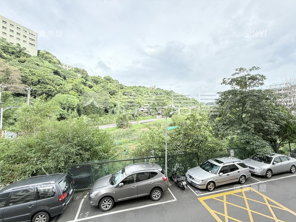 天母黃金２樓新裝潢面樹海房屋室內格局與周邊環境