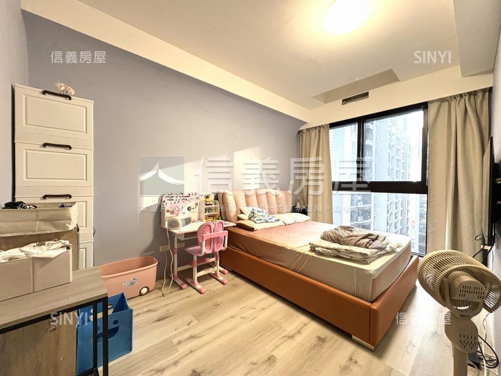 首綻高樓美妝大３房車位房屋室內格局與周邊環境