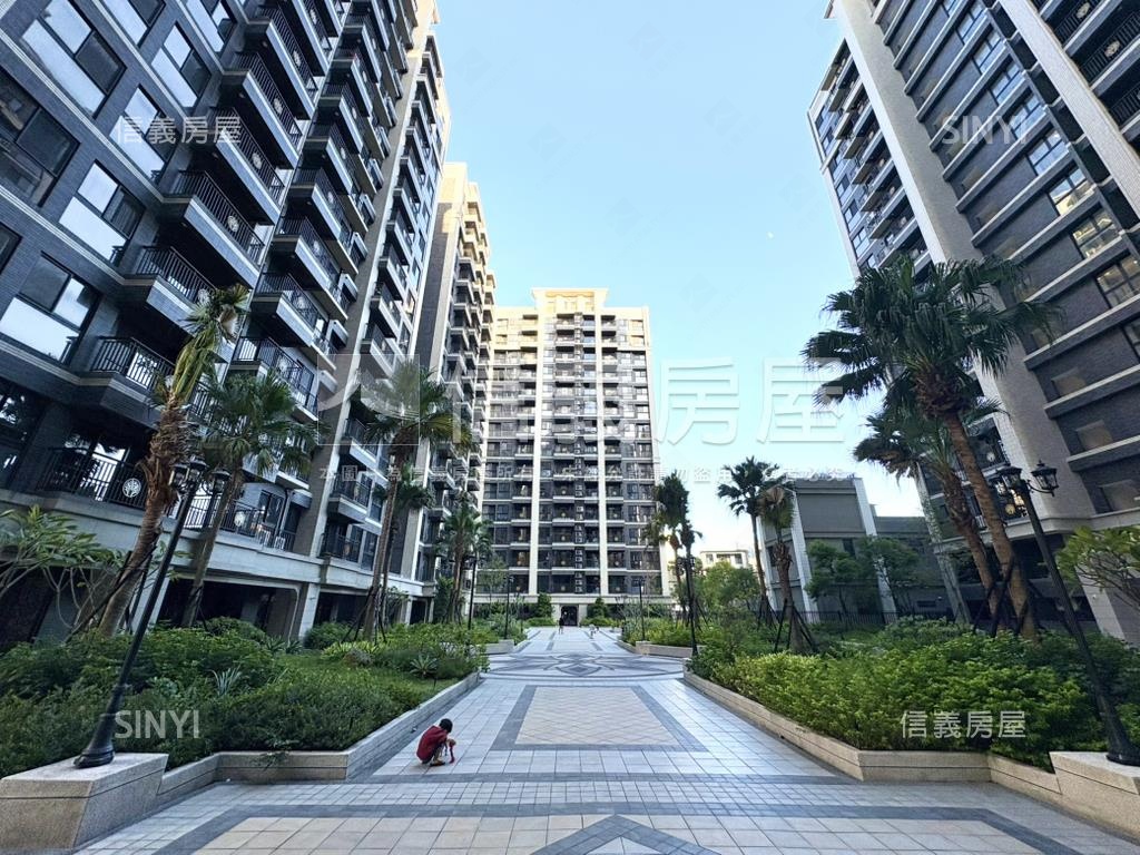 首綻高樓美妝大３房車位房屋室內格局與周邊環境