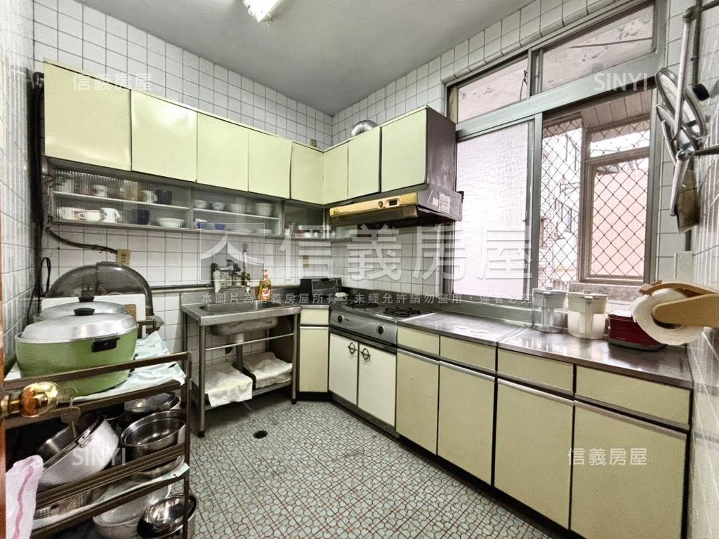 松江南京採光好方正大四房房屋室內格局與周邊環境