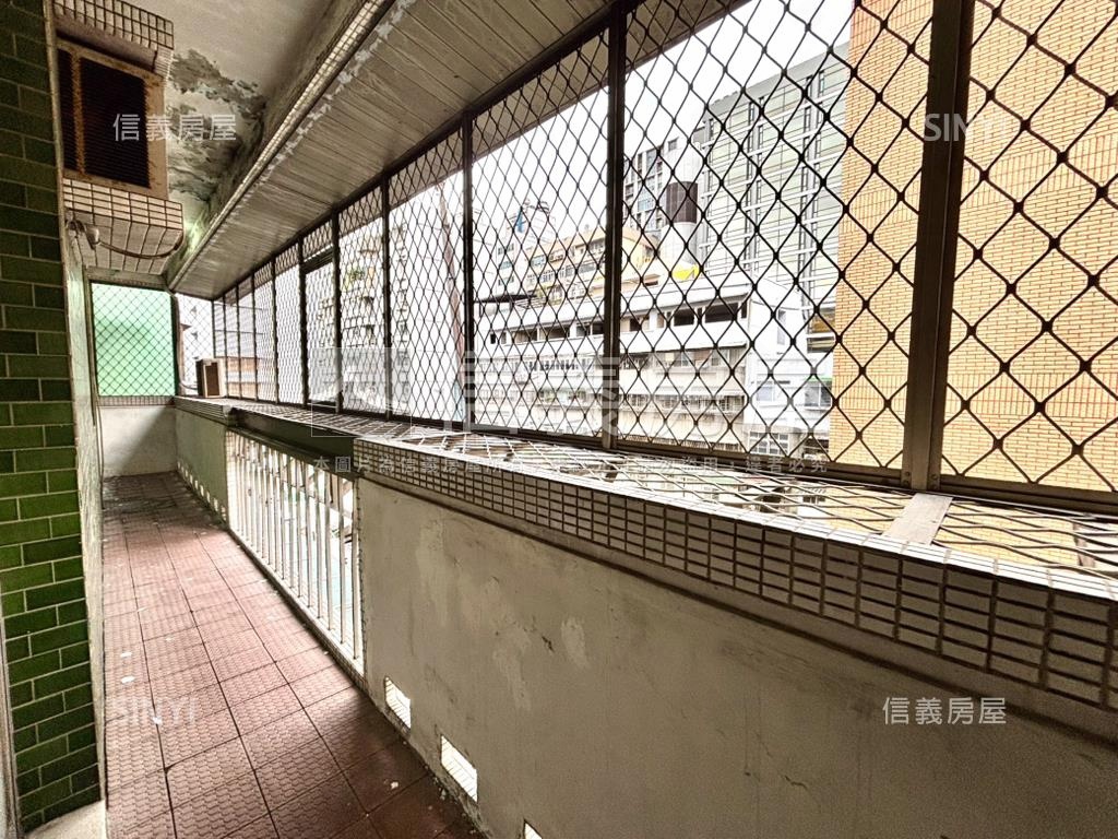 松江南京採光好方正大四房房屋室內格局與周邊環境