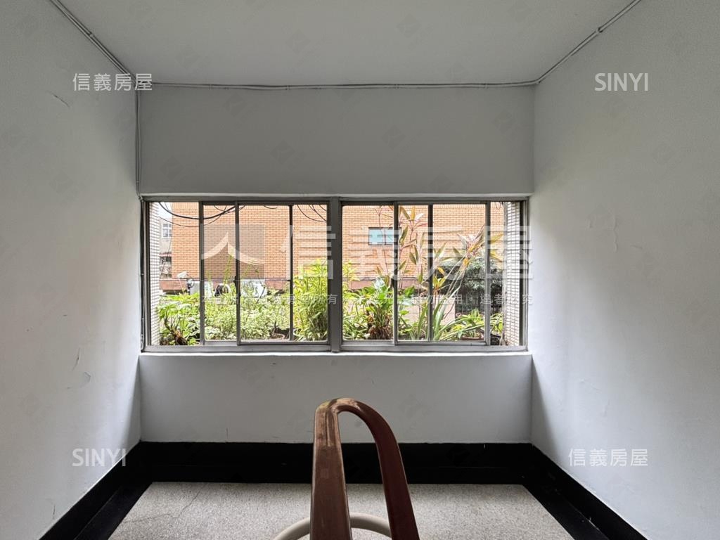 松江南京採光好方正大四房房屋室內格局與周邊環境