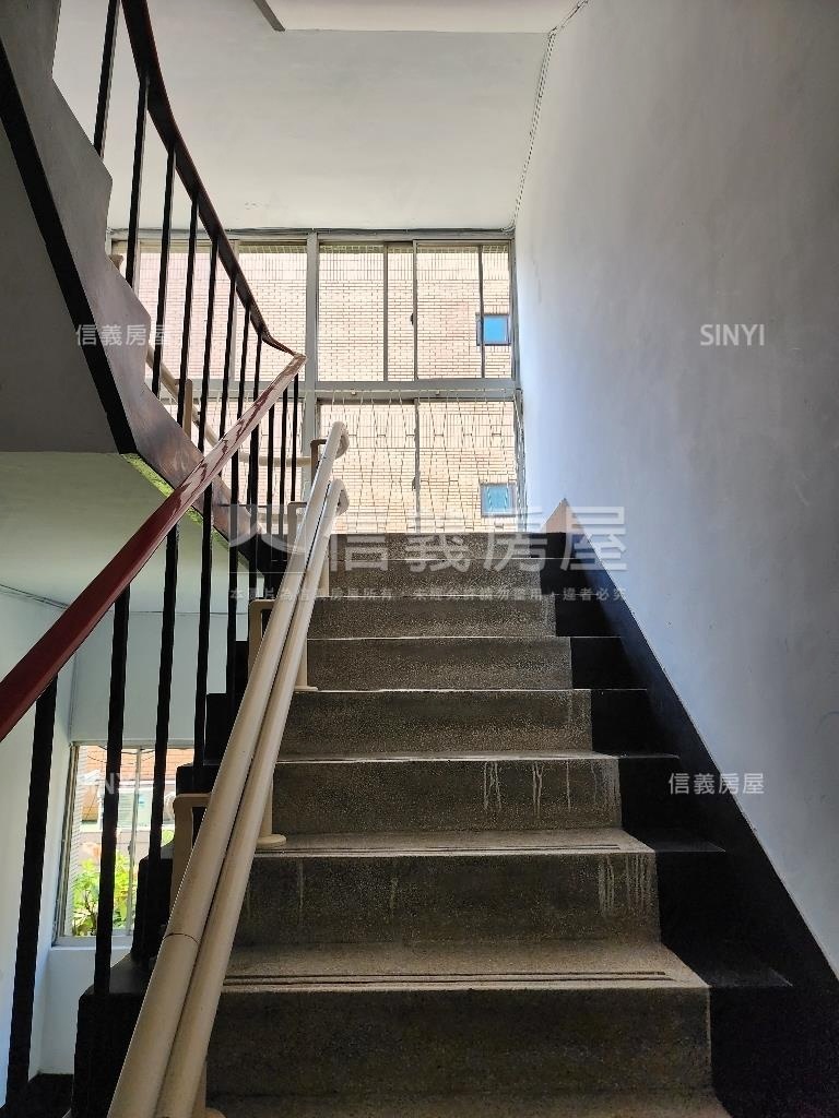 松江南京採光好方正大四房房屋室內格局與周邊環境
