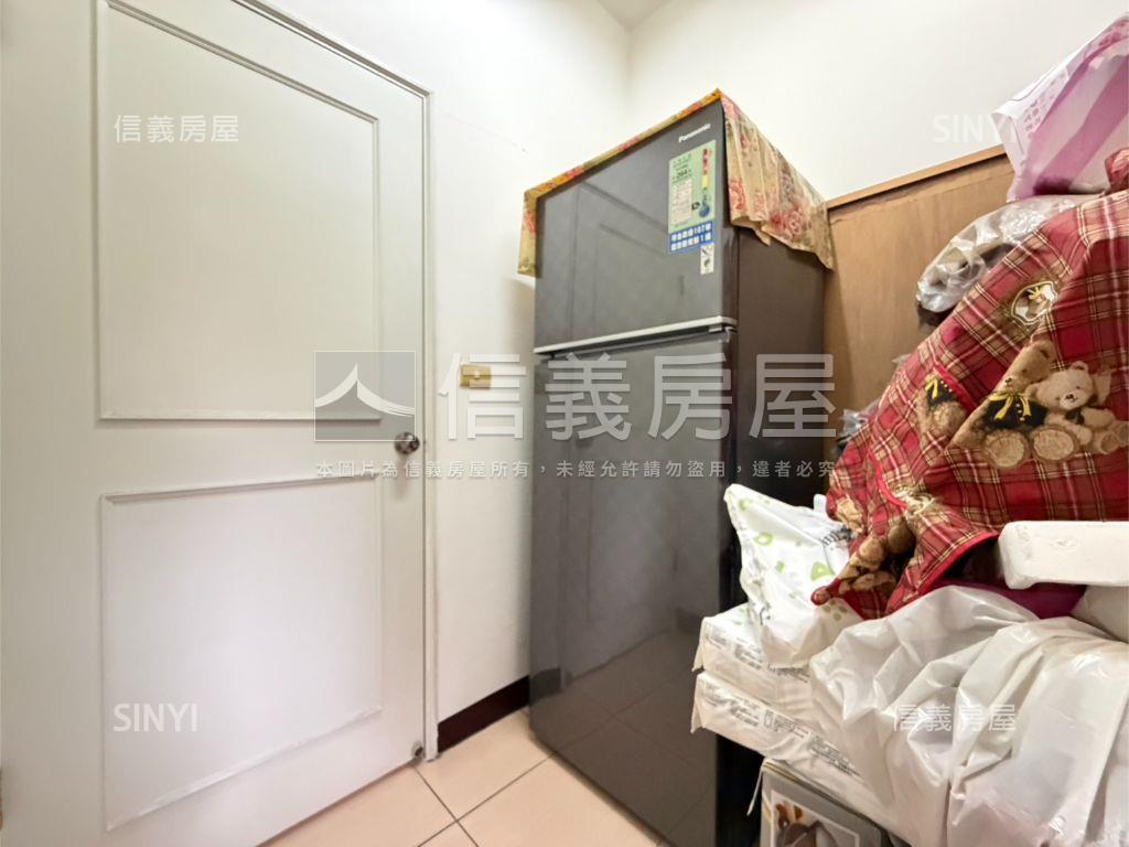 邊間２＋１房有坡平車位房屋室內格局與周邊環境