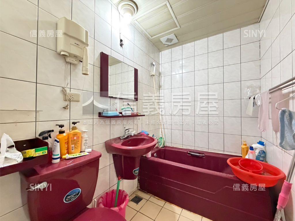 邊間２＋１房有坡平車位房屋室內格局與周邊環境