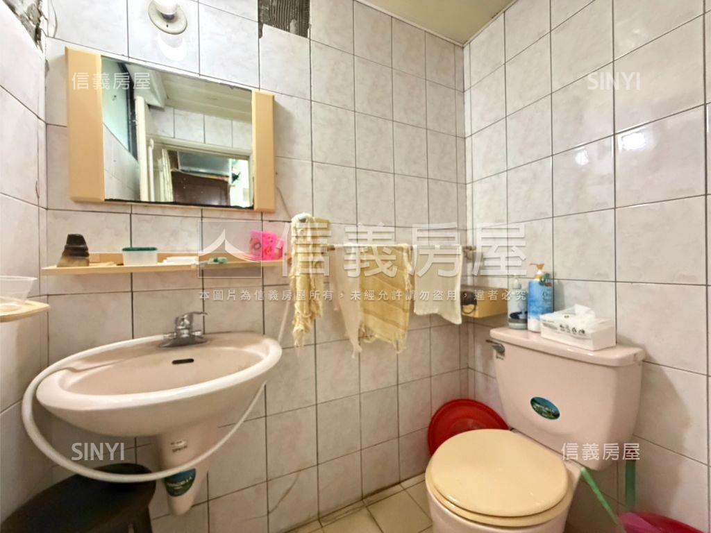 邊間２＋１房有坡平車位房屋室內格局與周邊環境