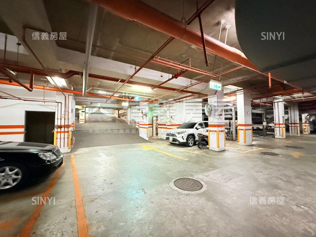 台北萬歲。車位。誠意出售房屋室內格局與周邊環境