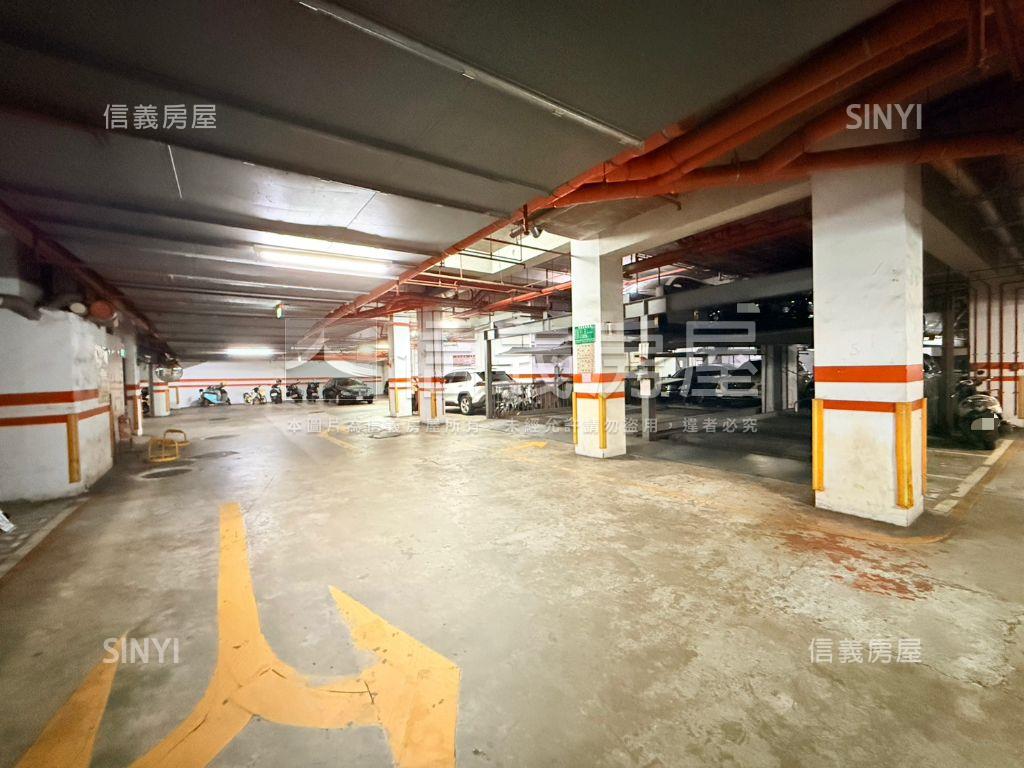 台北萬歲。車位。誠意出售房屋室內格局與周邊環境