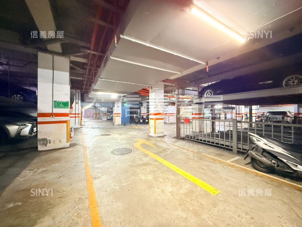 台北萬歲。車位。誠意出售房屋室內格局與周邊環境