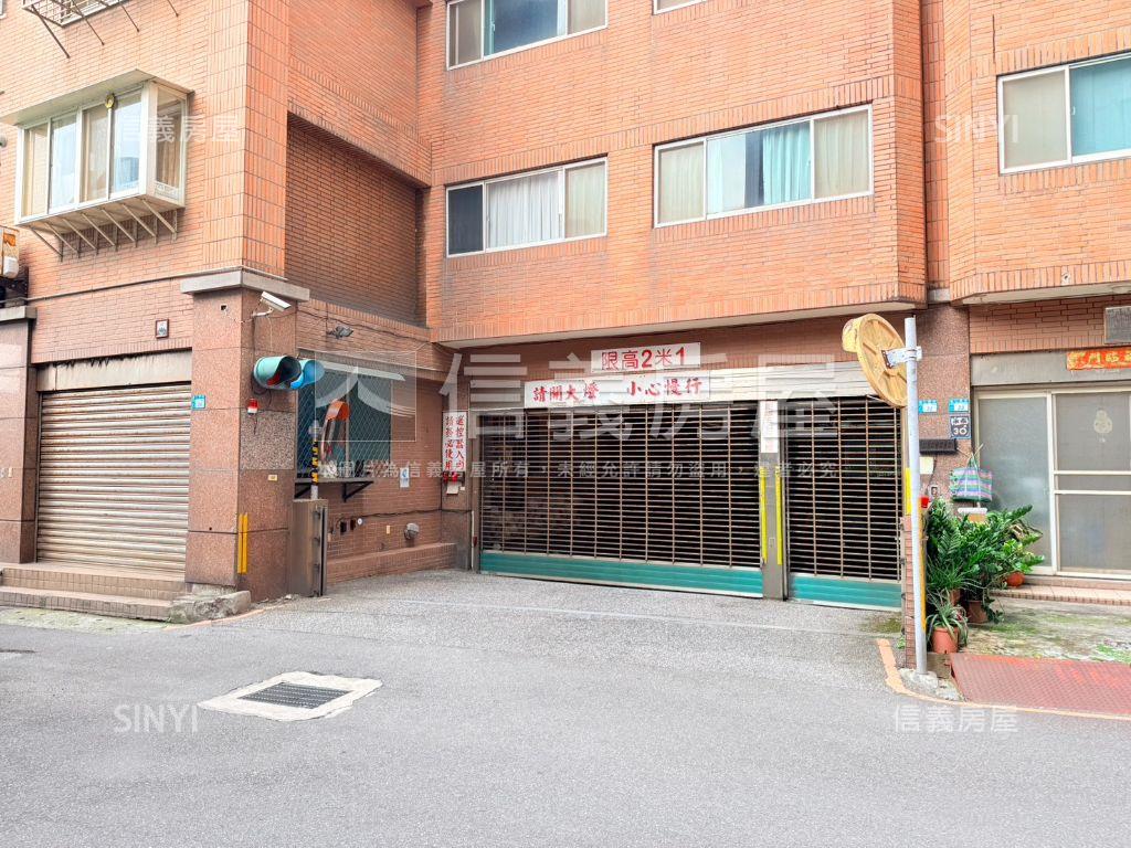 台北萬歲。車位。誠意出售房屋室內格局與周邊環境