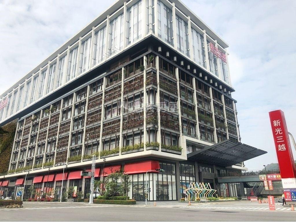 近高鐵陽台進出三房附車位房屋室內格局與周邊環境