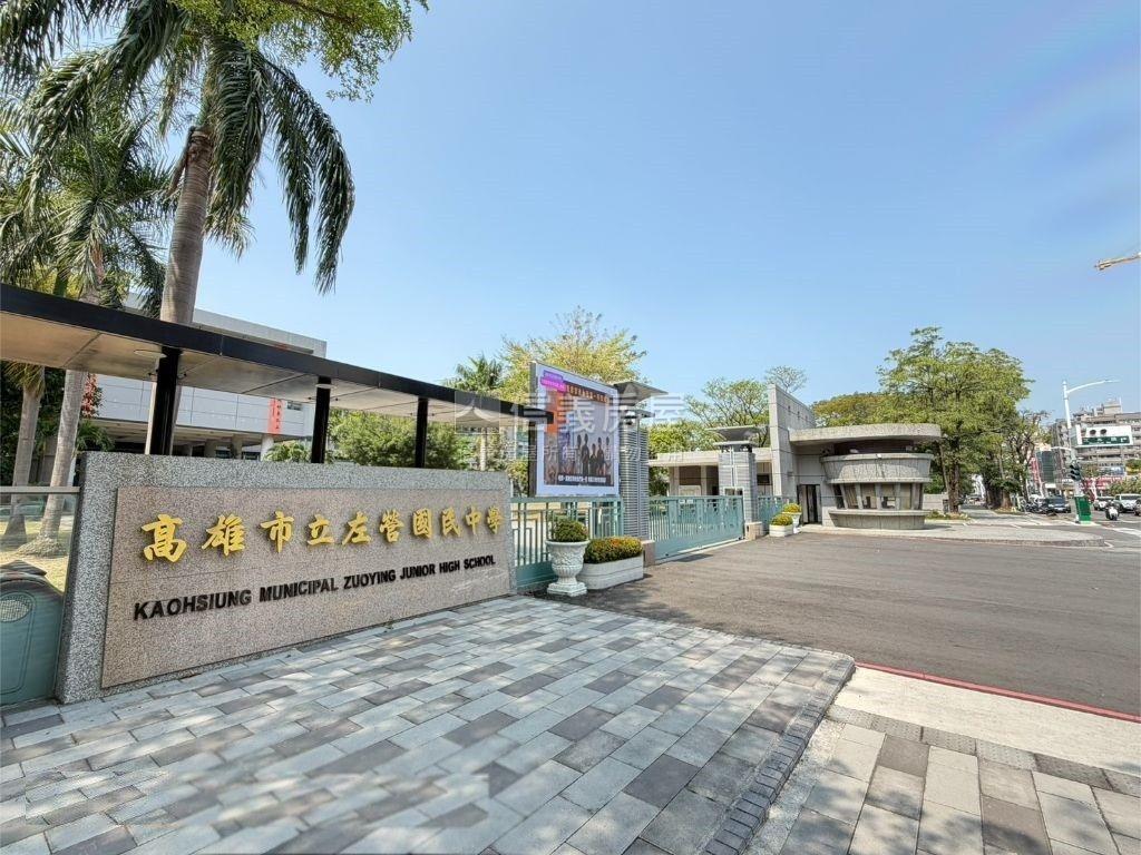 近高鐵陽台進出三房附車位房屋室內格局與周邊環境