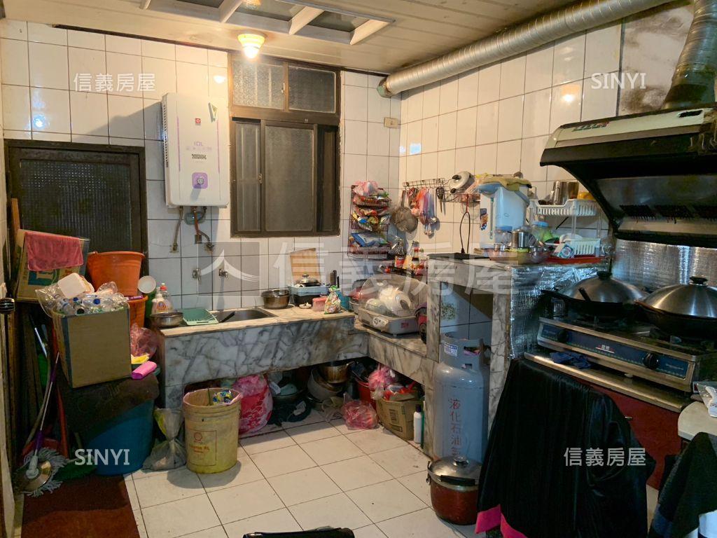 介壽路二段巷內透店房屋室內格局與周邊環境