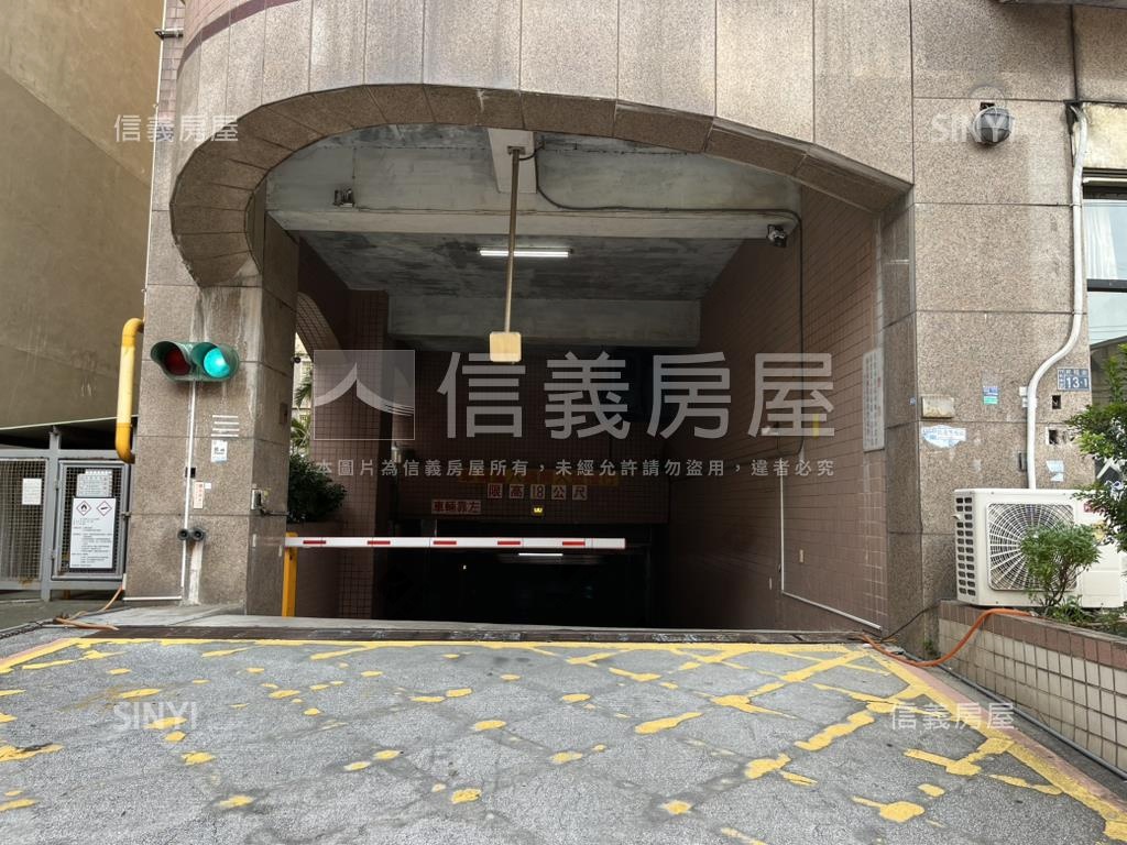 民權大廈參房附車位房屋室內格局與周邊環境