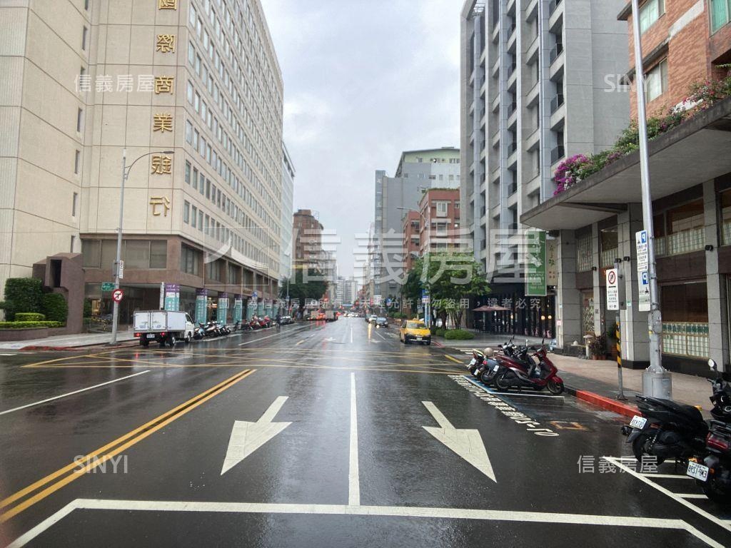 松江南京帝樂塔式車位房屋室內格局與周邊環境