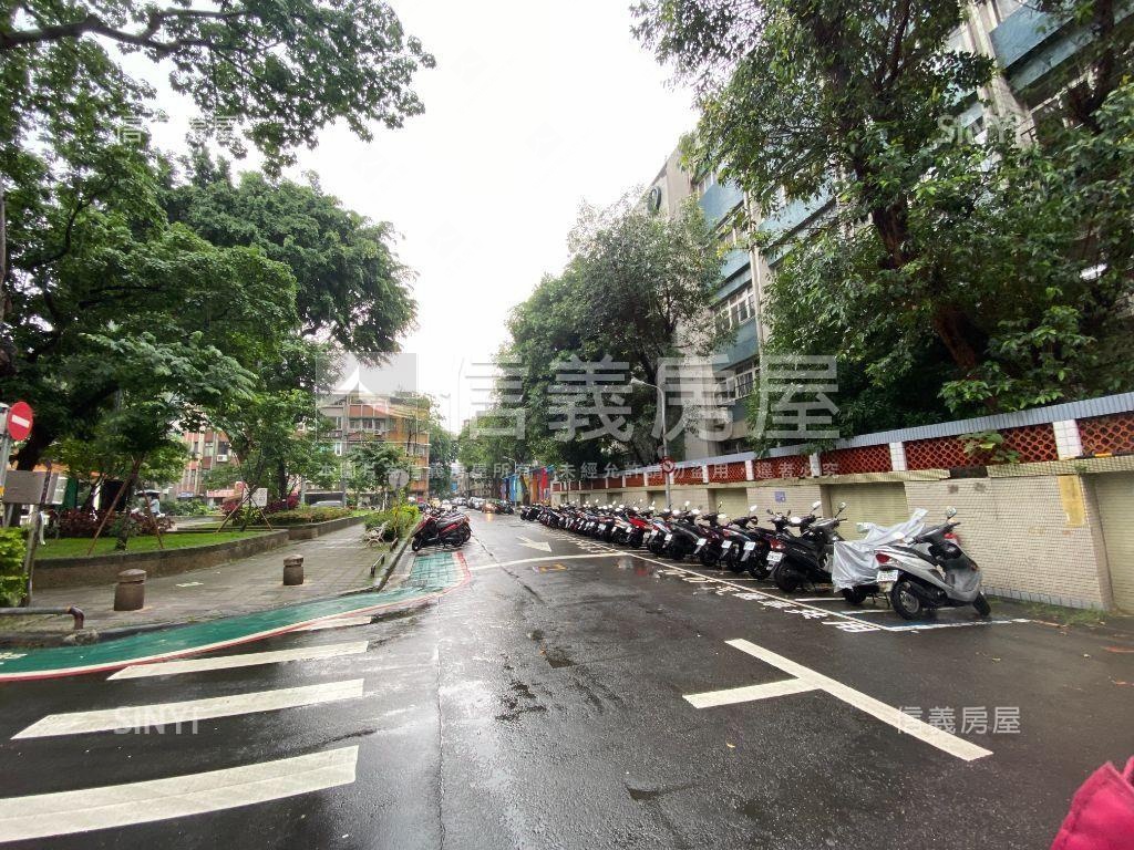 松江南京帝樂塔式車位房屋室內格局與周邊環境