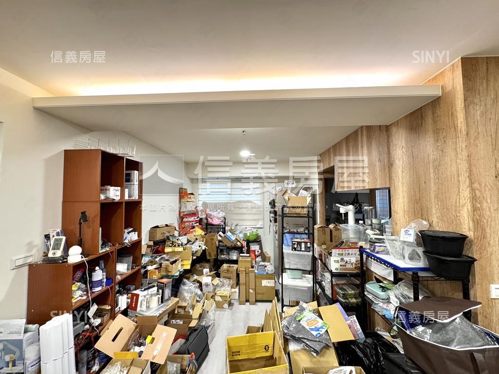 專任文心靜園Ａ美三房車位房屋室內格局與周邊環境
