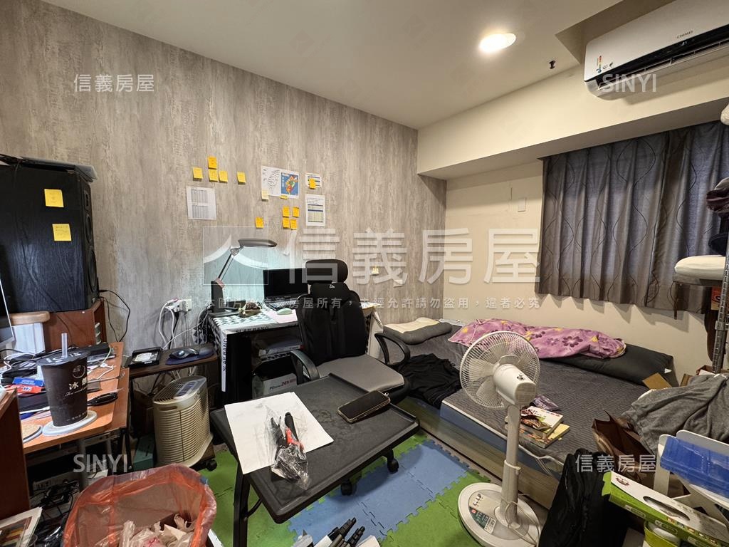 專任文心靜園Ａ美三房車位房屋室內格局與周邊環境