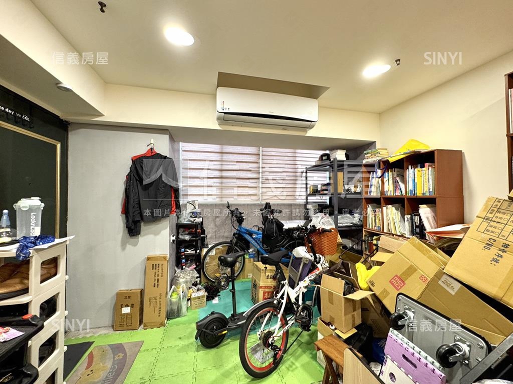 專任文心靜園Ａ美三房車位房屋室內格局與周邊環境